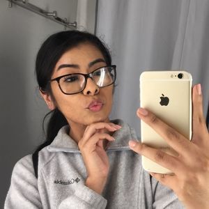 Meet your Posher, Edith